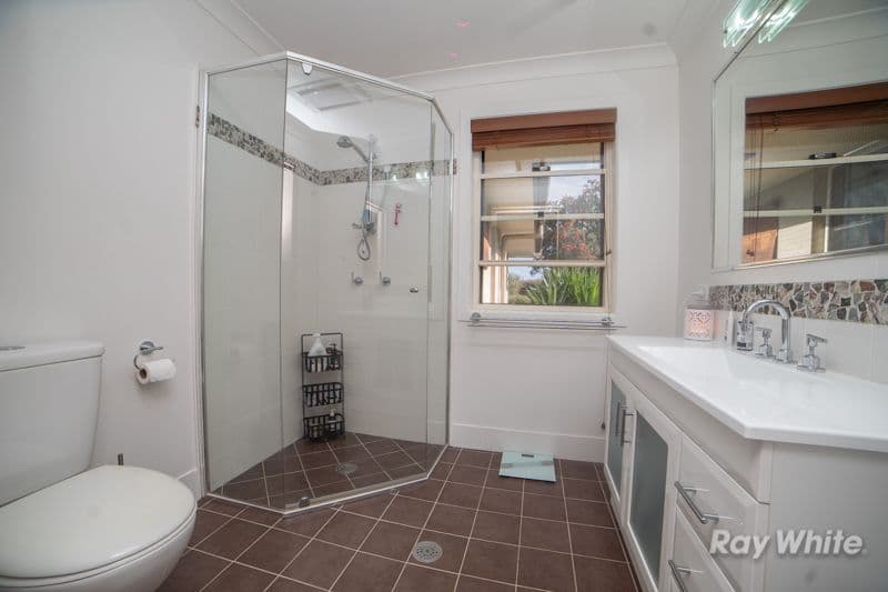8 Clear Water Close, Grafton - Thumbnail 7