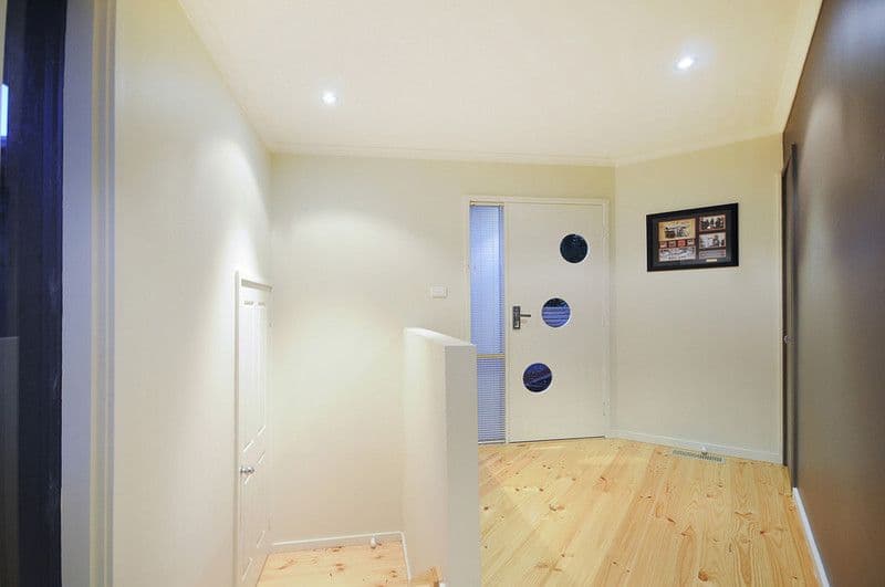 8 Wilsmore Crescent, CHIFLEY ACT 2606, Chifley - Thumbnail 2