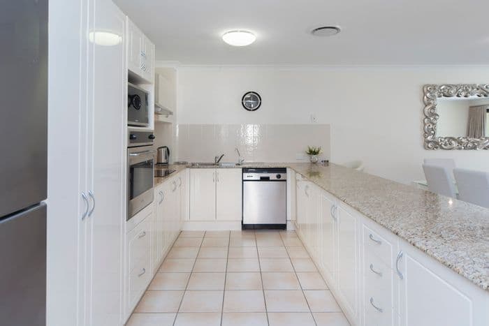 38 Caseys Road, Hope Island QLD 4212, Hope Island - Thumbnail 3