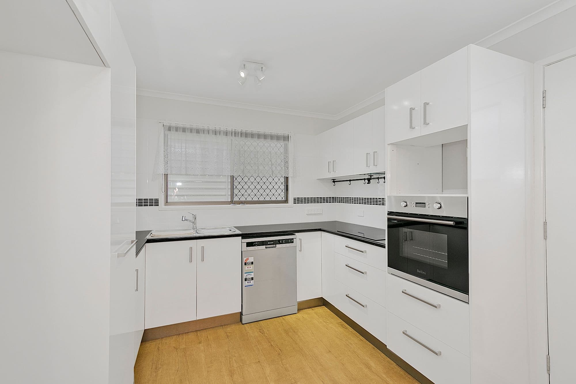 2 Hakari Street, Crestmead QLD 4132, Crestmead - Thumbnail 2