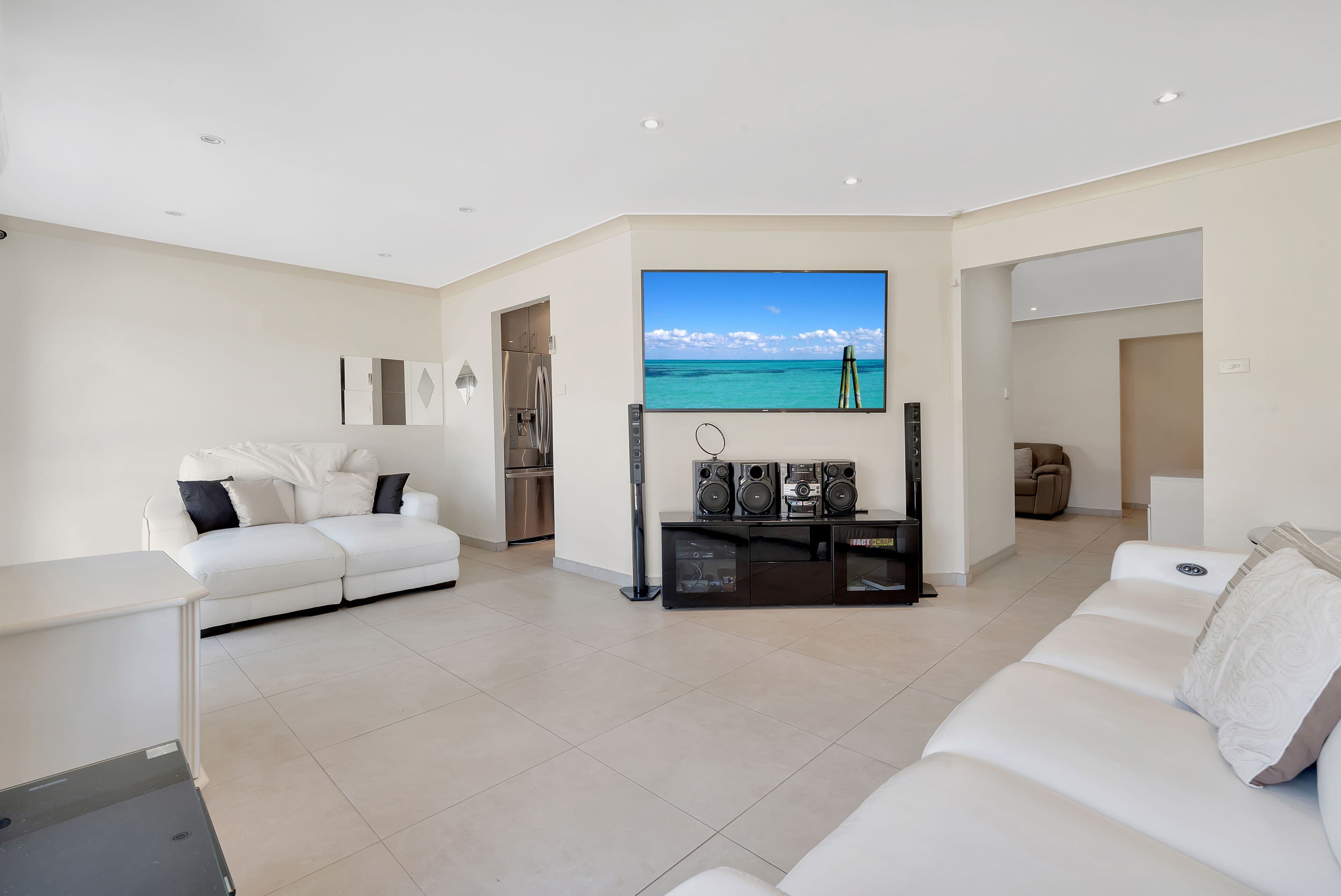 9 Oriole Place, Green Valley - Thumbnail 2