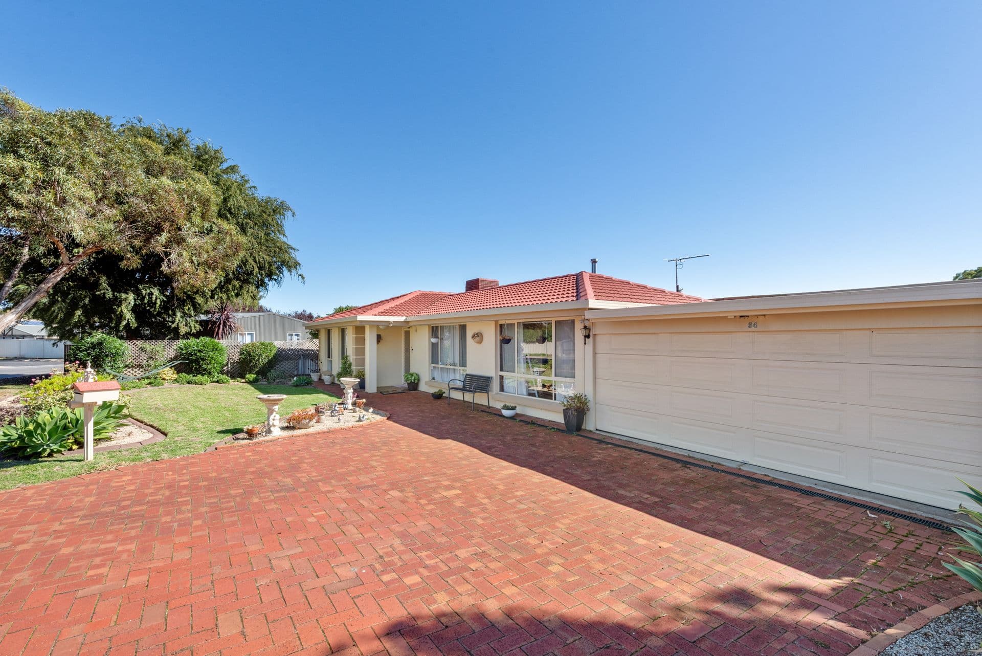 34 Derek Crescent, Morphett Vale, SA, 5162, Morphett Vale - Thumbnail 2