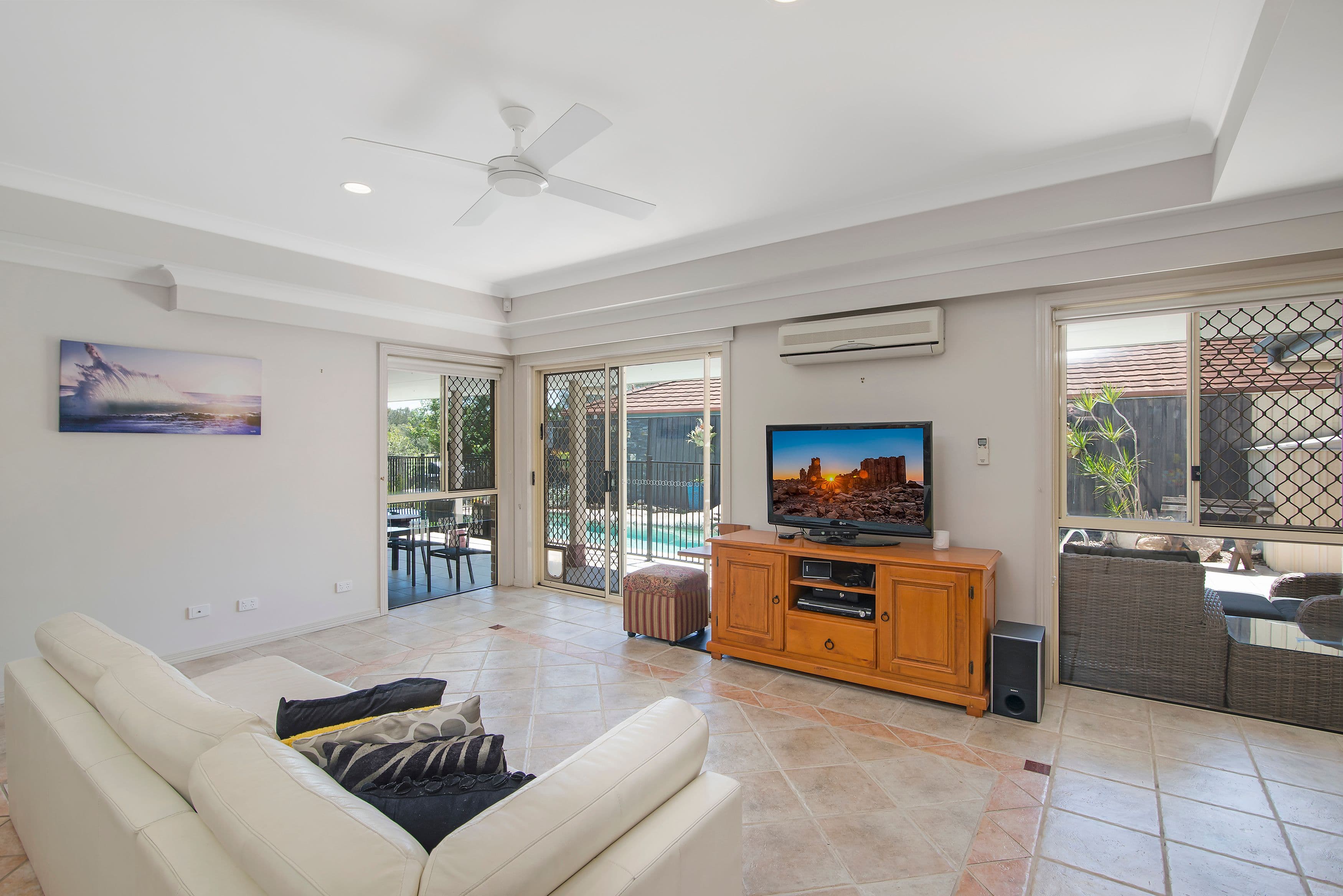 39 Casuarina Drive, Elanora QLD 4221, Elanora - Thumbnail 3