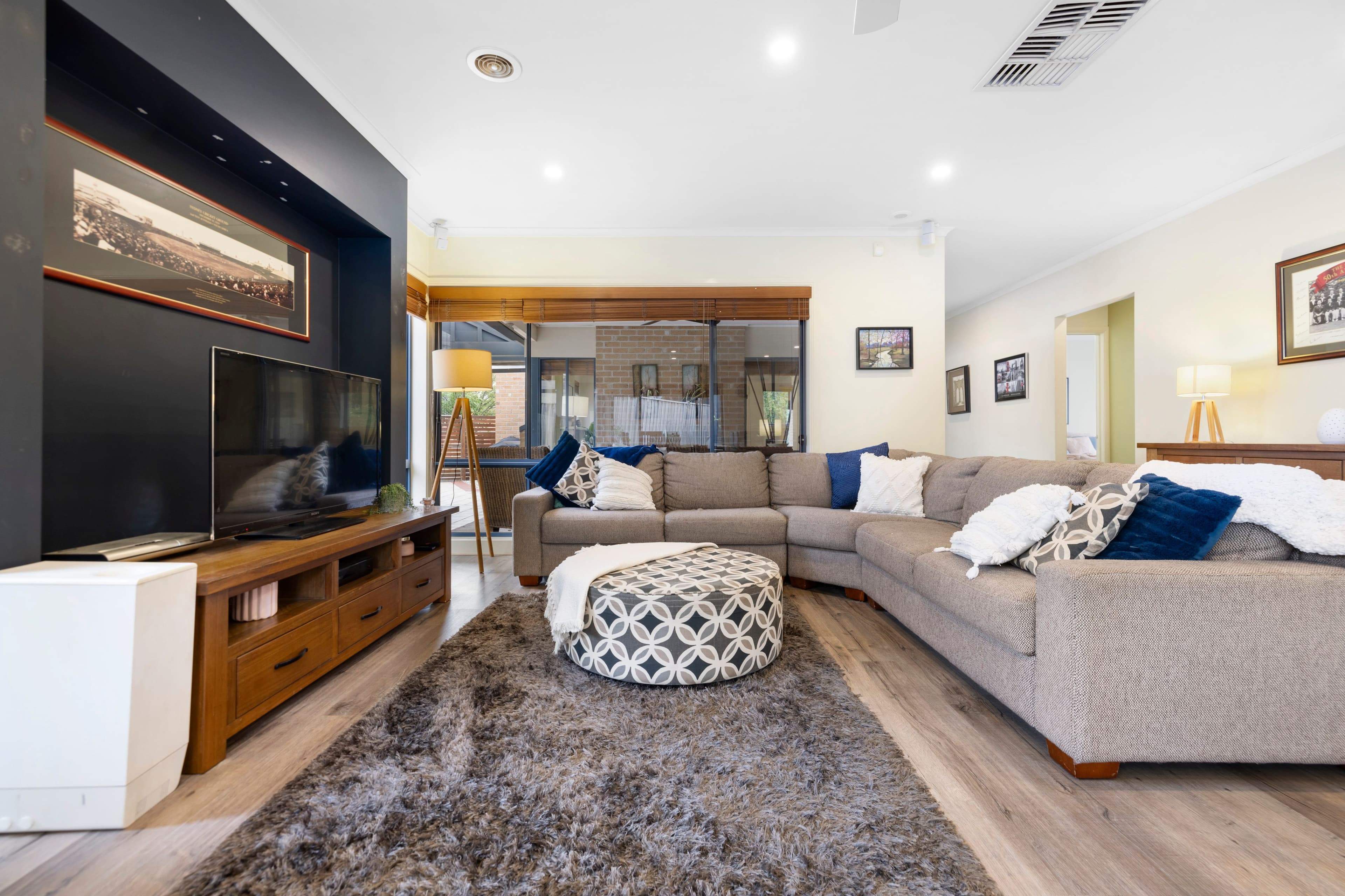 3 Highgate Way, Rowville VIC 3178, Rowville - Thumbnail 2