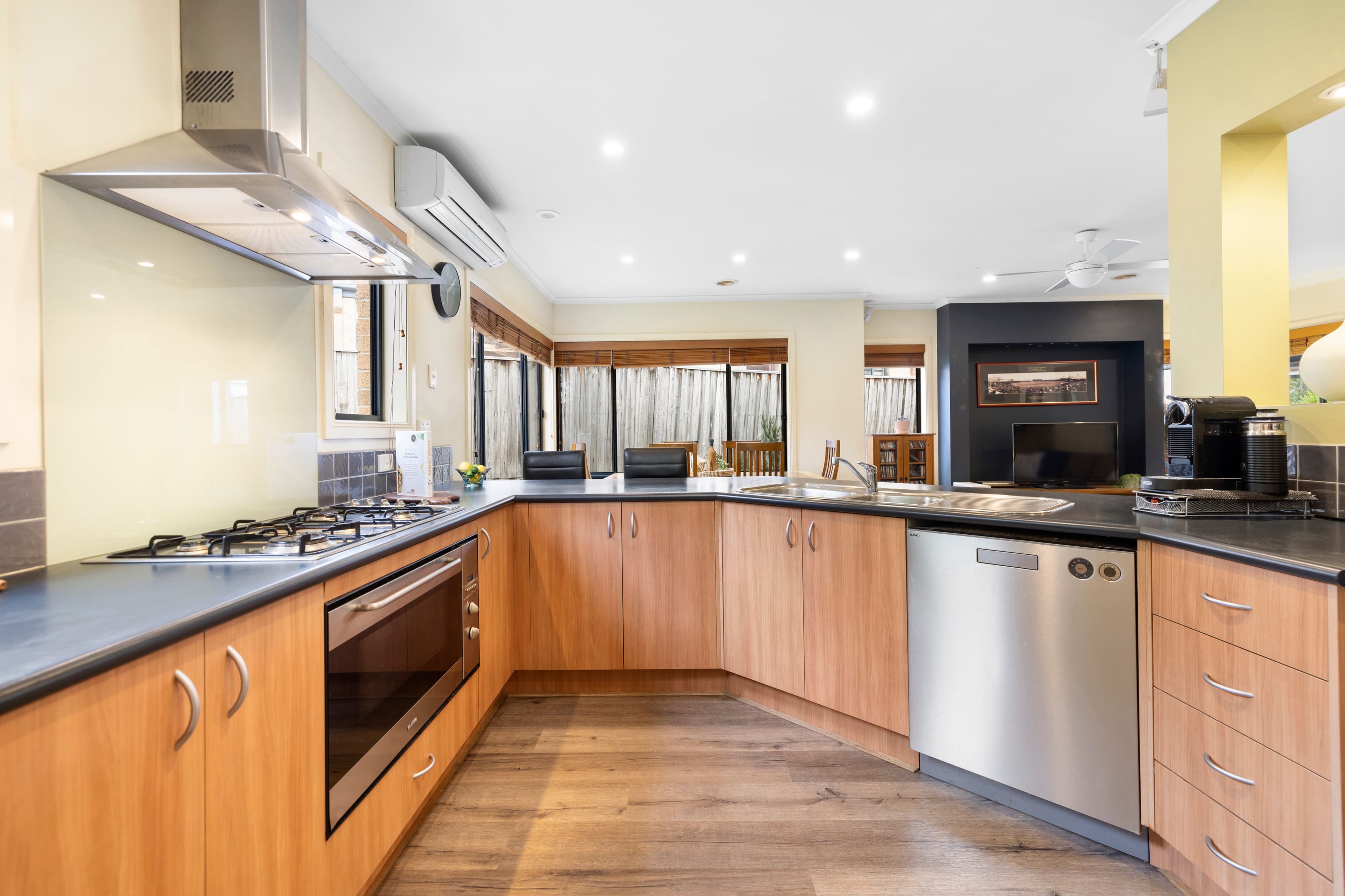 3 Highgate Way, Rowville VIC 3178, Rowville - Thumbnail 7