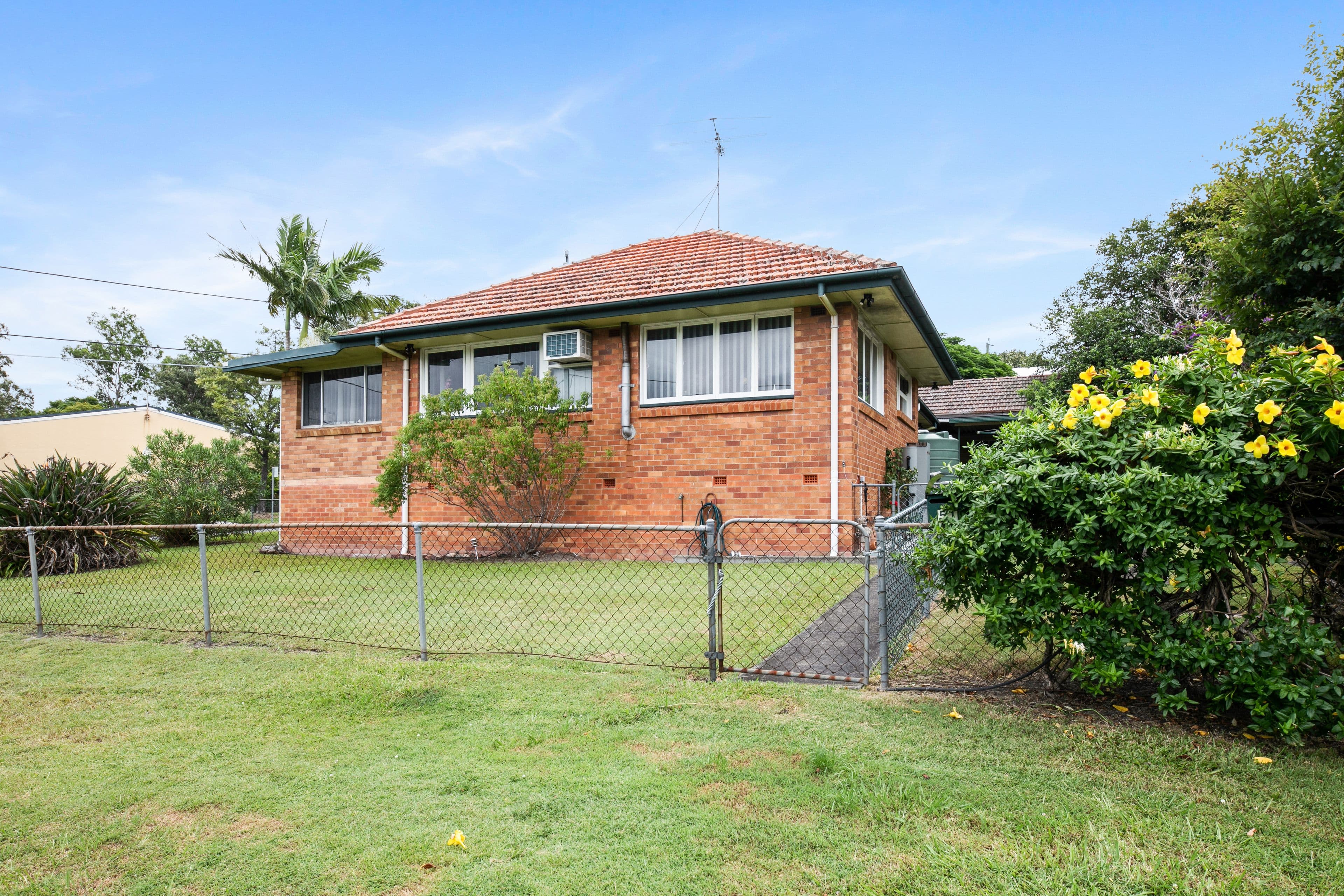 51 Queensthorpe Street, Tarragindi QLD 4121, Tarragindi - Thumbnail 2