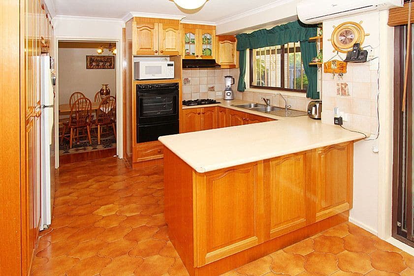 42 Mill Park Drive, MILL PARK VIC 3082, Mill Park - Thumbnail 3