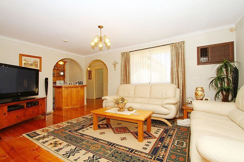 42 Mill Park Drive, MILL PARK VIC 3082, Mill Park - Thumbnail 4