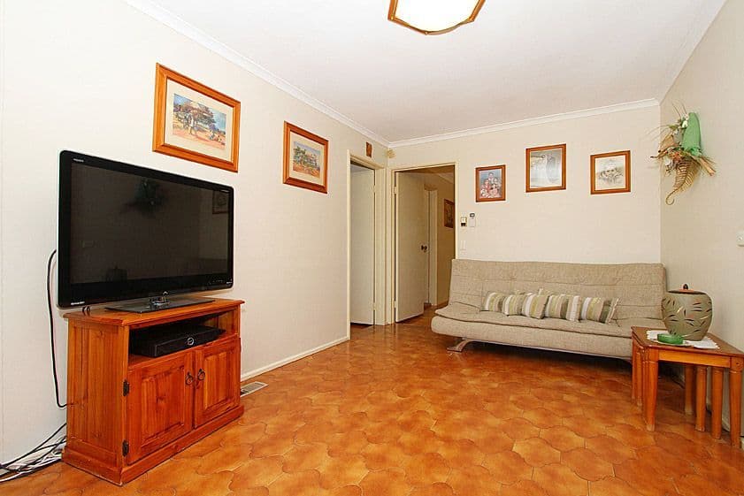 42 Mill Park Drive, MILL PARK VIC 3082, Mill Park - Thumbnail 5