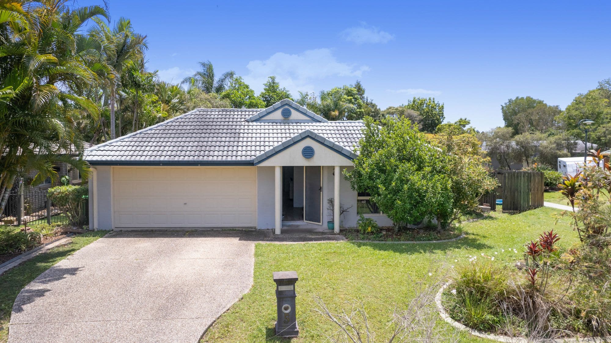 5 Avondale Place, Little Mountain QLD 4551, Little Mountain - Thumbnail 2