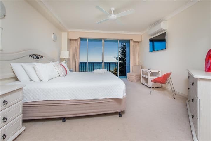 22 'Oceana on Broadbeach' 100 Old Burleigh Road, BROADBEACH QLD 4218, Broadbeach - Thumbnail 8