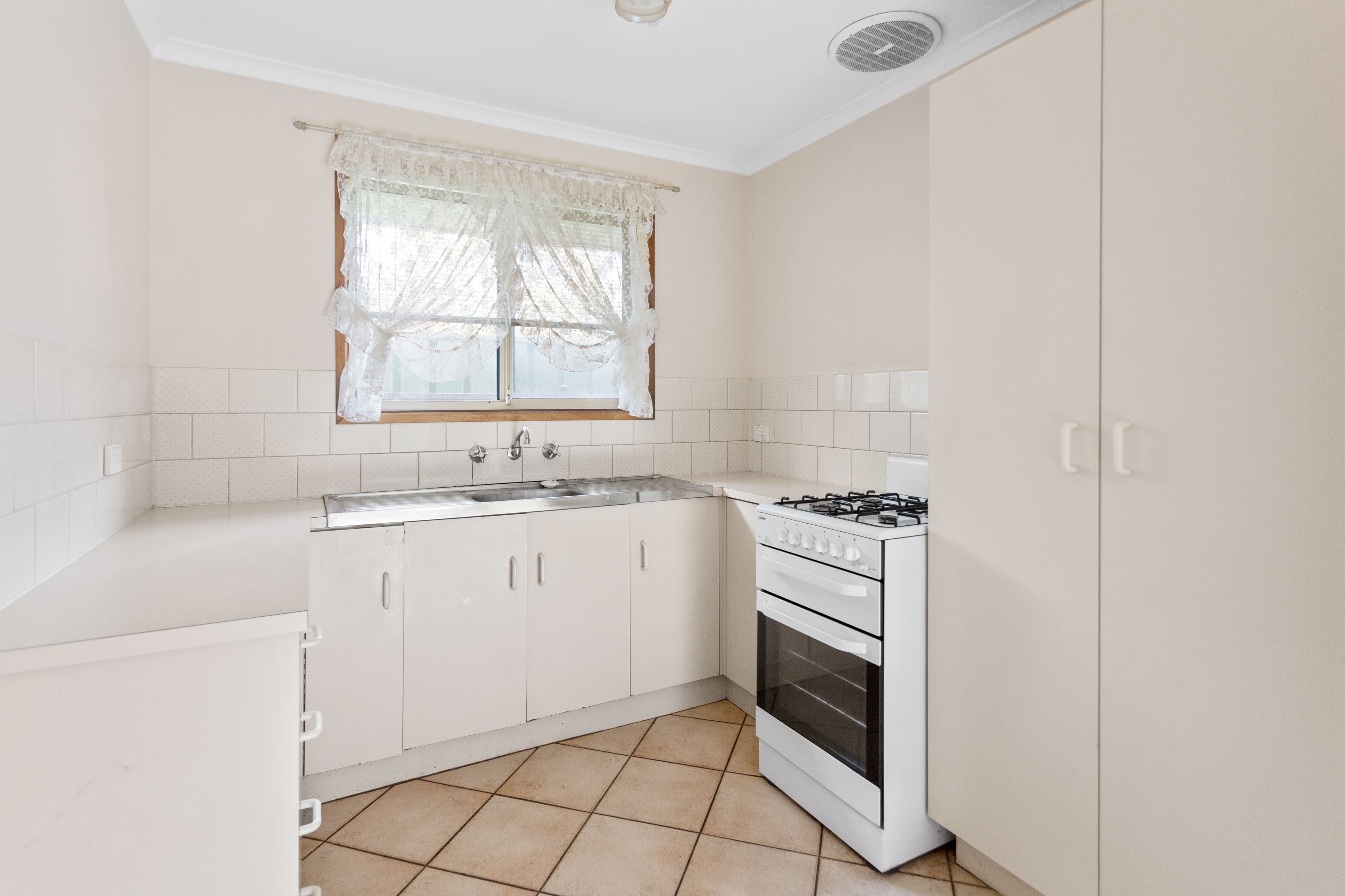 6 Chesterfield Walk, Hillbank SA 5112, Hillbank - Thumbnail 4