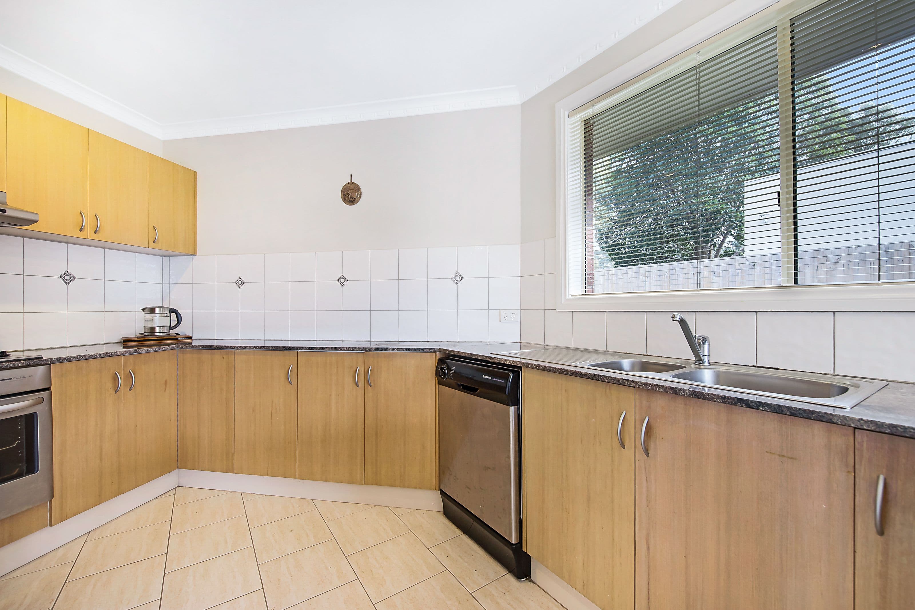 21 Fernhurst Drive, Glen Waverley VIC 3150, Glen Waverley - Thumbnail 3