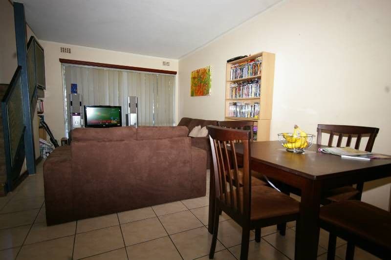 4 Hainsworth Avenue, GIRRAWHEEN WA 6064, Girrawheen - Thumbnail 3