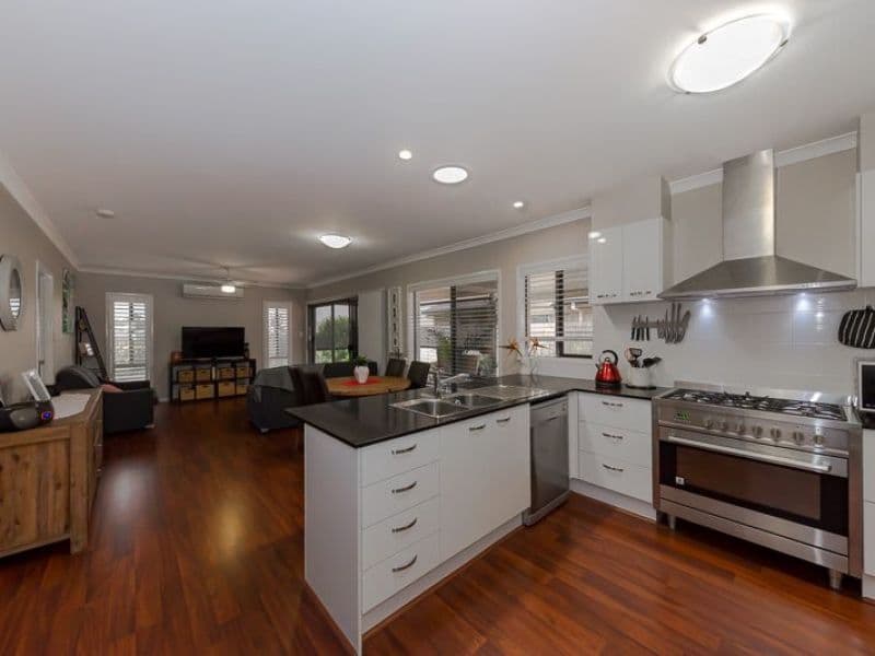 6 St Helen Crescent, Warner QLD 4500, Warner - Thumbnail 2