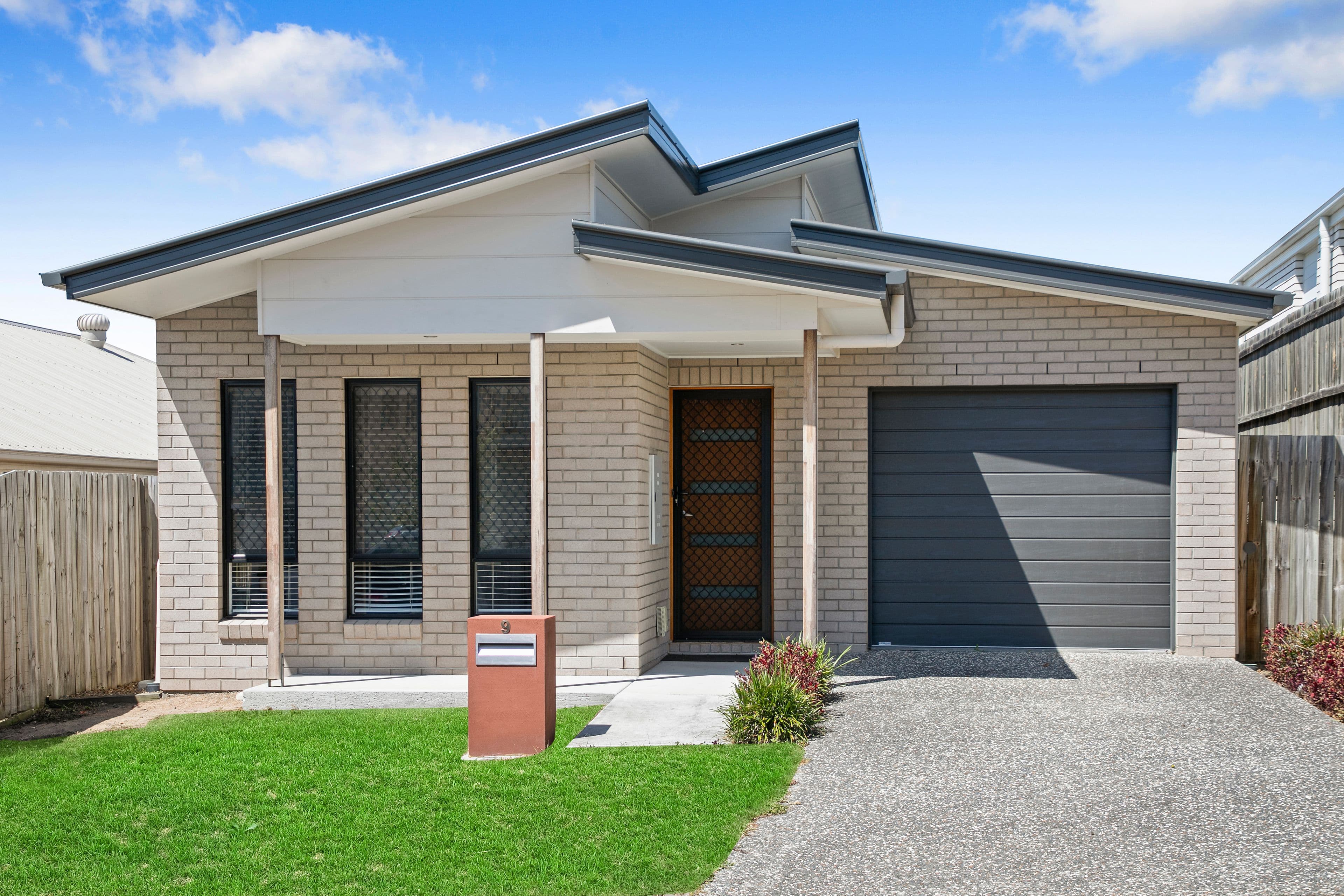 9 Whitten Street, Springfield Lakes QLD 4300, Springfield Lakes - Thumbnail 2