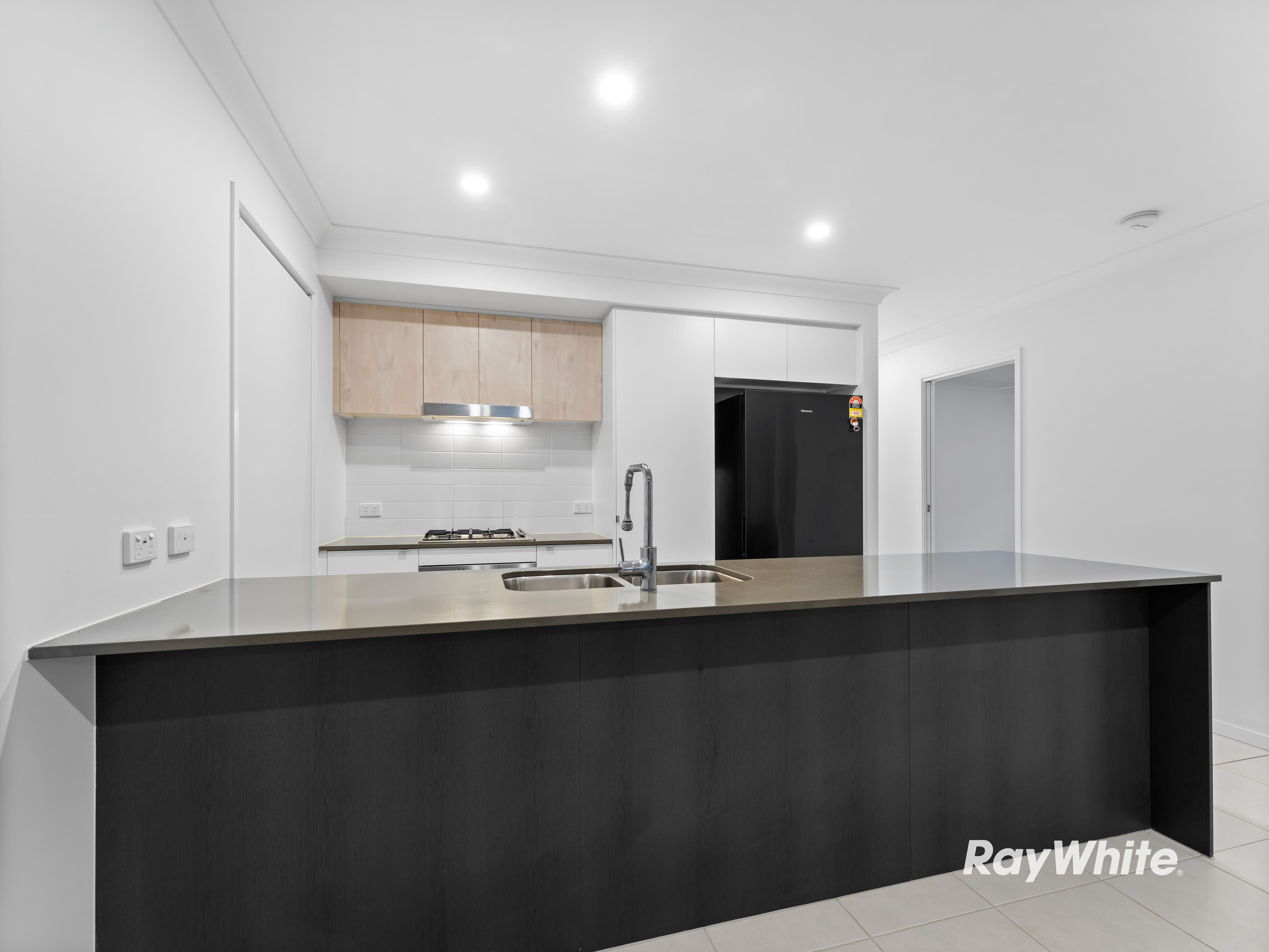 6 Hartnell Drive, Park Ridge QLD 4125, Park Ridge - Thumbnail 4