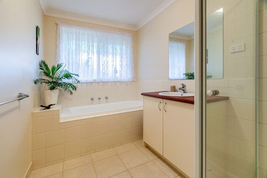 279 Flaxen Hills Road, DOREEN VIC 3754, Doreen - Thumbnail 3