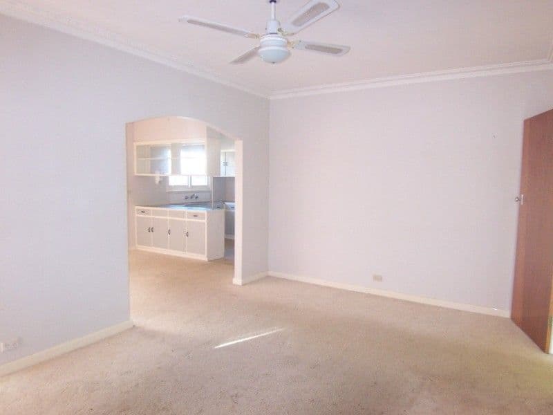 22 Moray Crescent, BENDIGO VIC 3550, Bendigo - Thumbnail 2