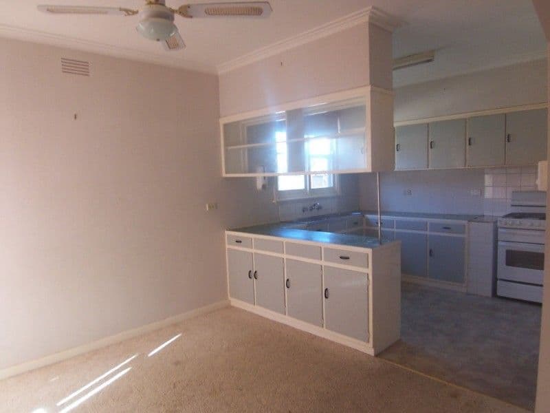 22 Moray Crescent, BENDIGO VIC 3550, Bendigo - Thumbnail 3