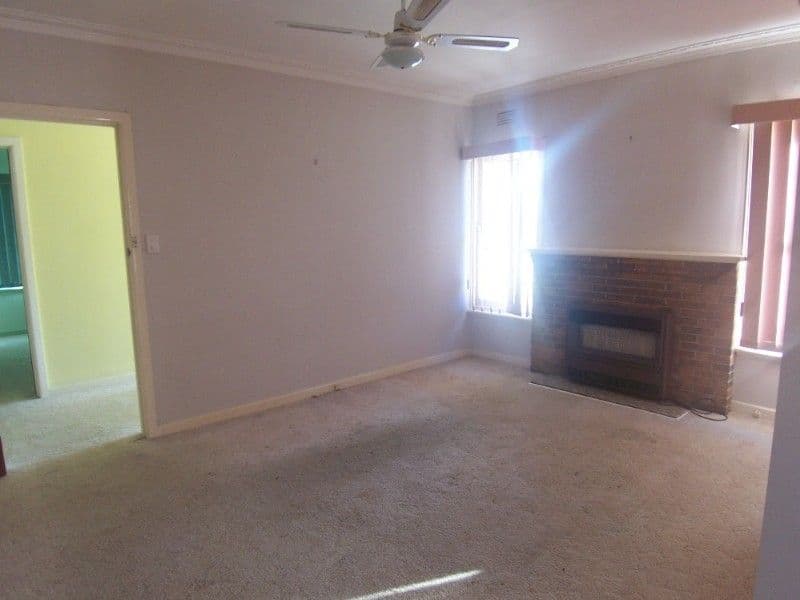 22 Moray Crescent, BENDIGO VIC 3550, Bendigo - Thumbnail 4