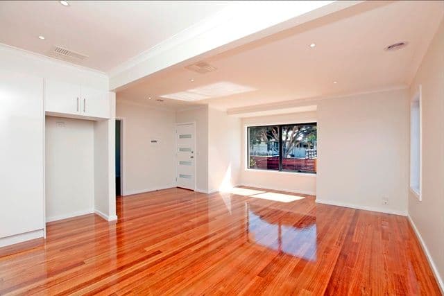 54 Lane Crescent, RESERVOIR VIC 3073, Reservoir - Thumbnail 3