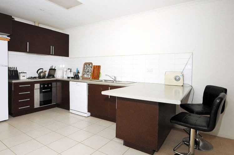 24 Robinia Street, Frankston VIC 3199, Frankston - Thumbnail 2