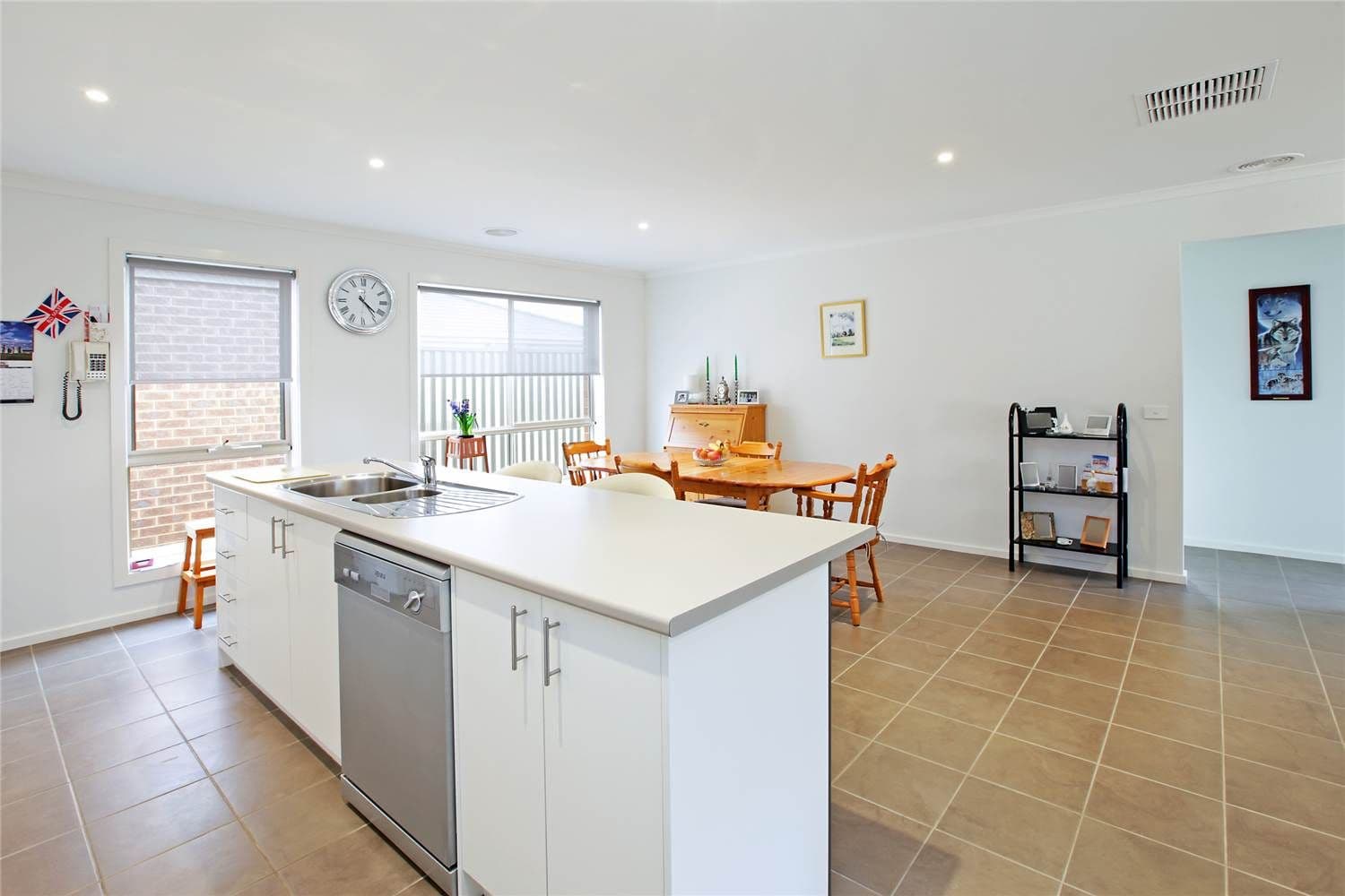 27 Springwater Drive, LARA VIC 3212, Lara - Thumbnail 4
