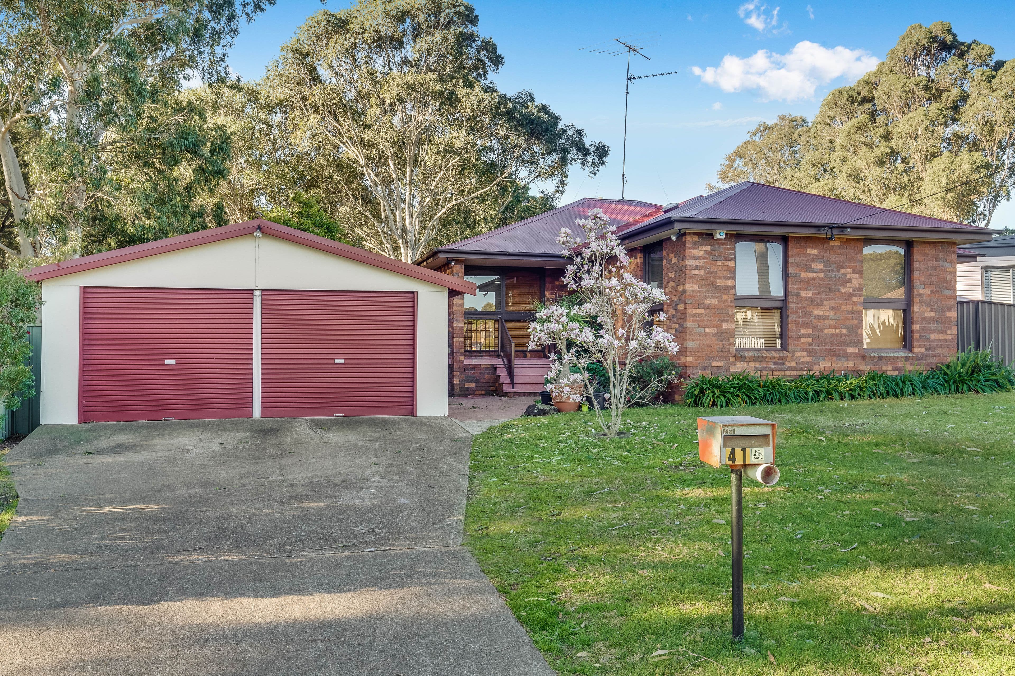 41 Grantham Road, Seven Hills - Image 1