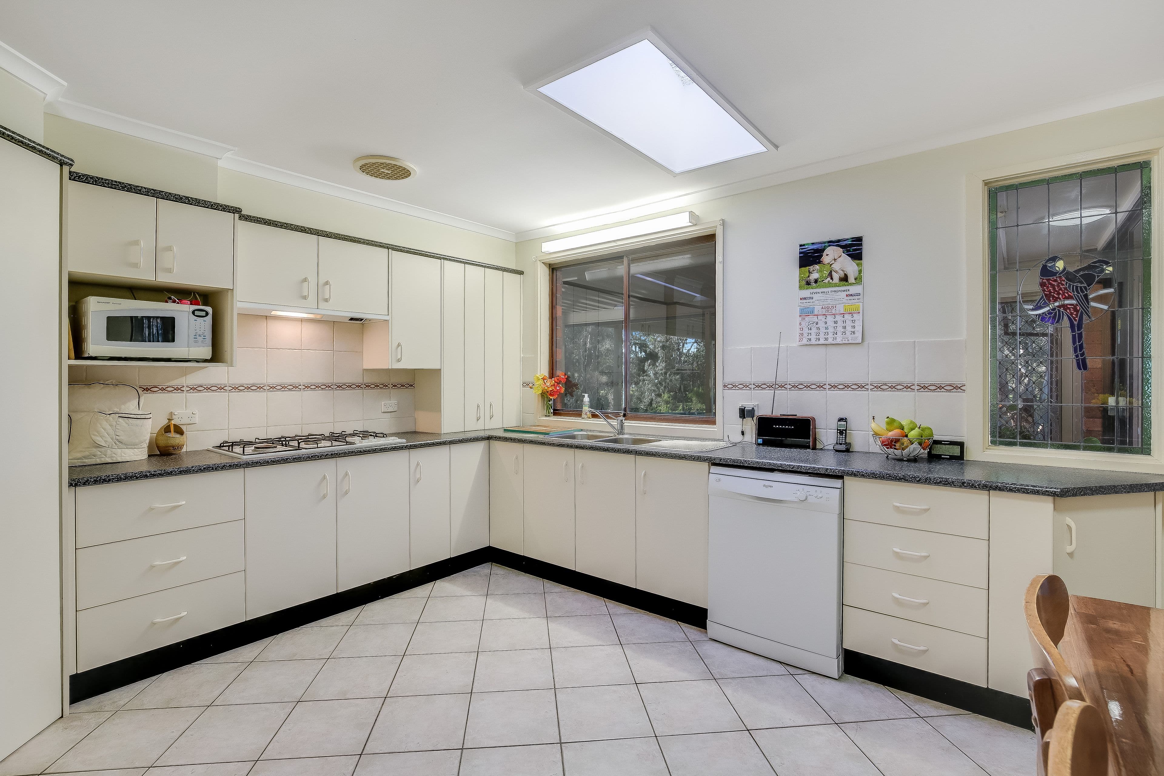 41 Grantham Road, Seven Hills - Thumbnail 4
