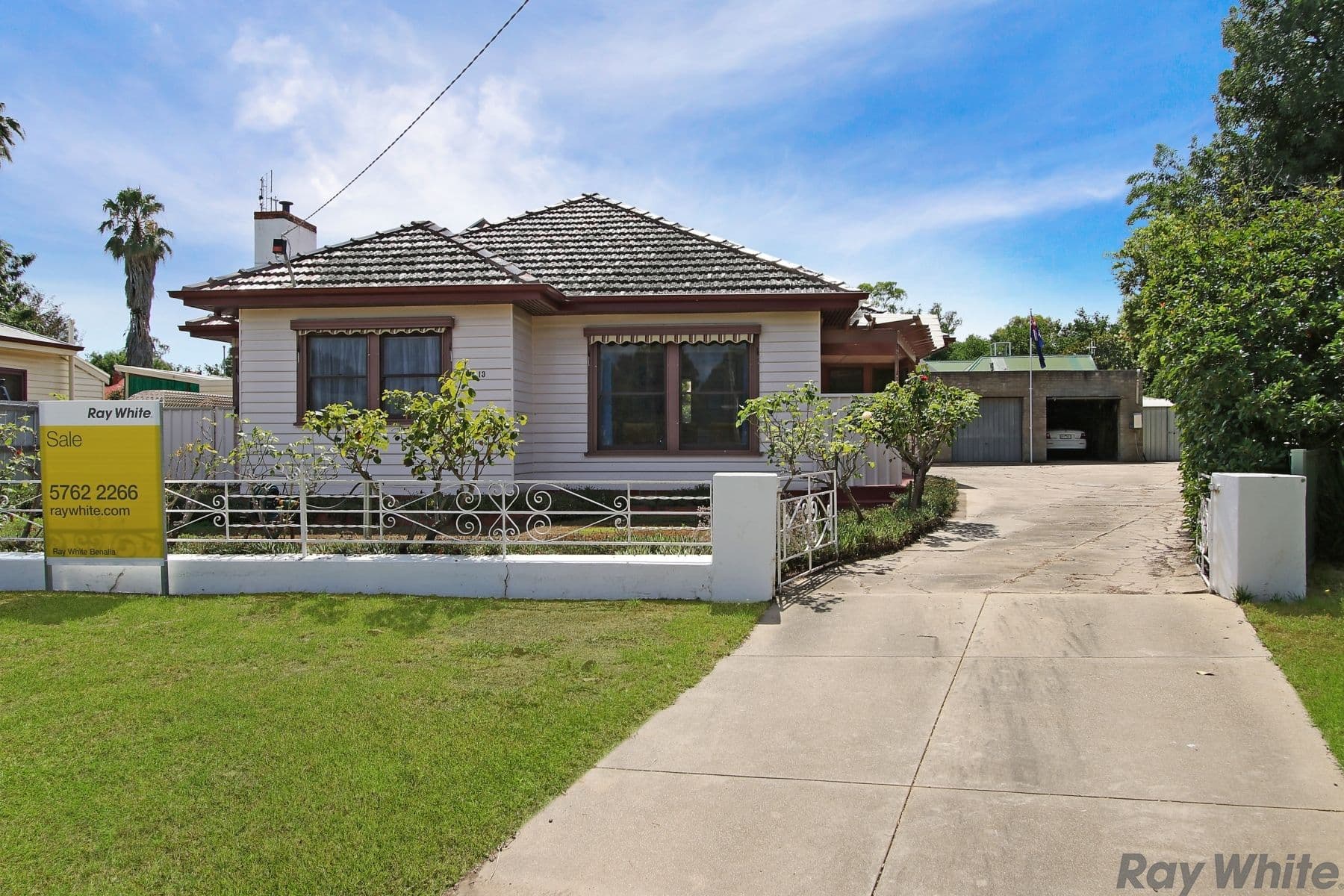 13 Swanlea Avenue, Benalla VIC 3672, Benalla - Image 1