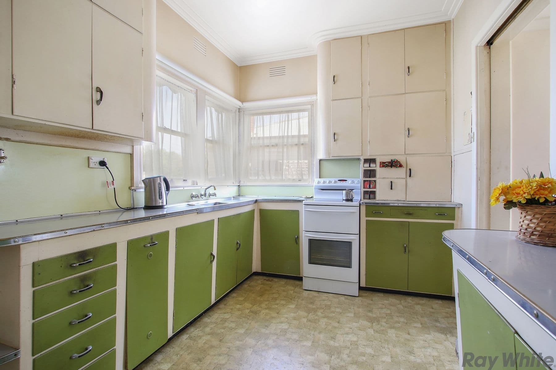 13 Swanlea Avenue, Benalla VIC 3672, Benalla - Thumbnail 3