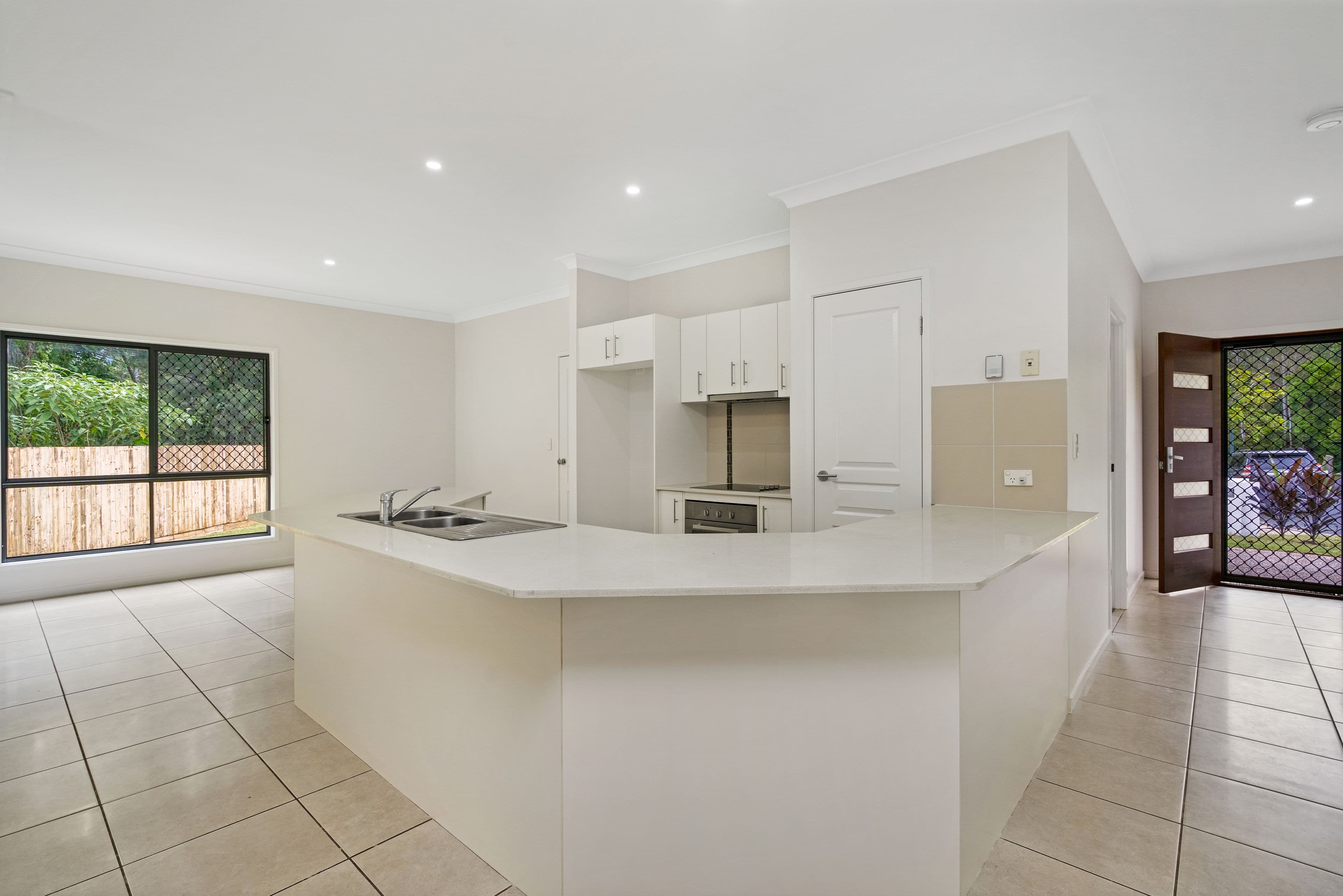 7 Weber Court, Nerang QLD 4211, Nerang - Thumbnail 2