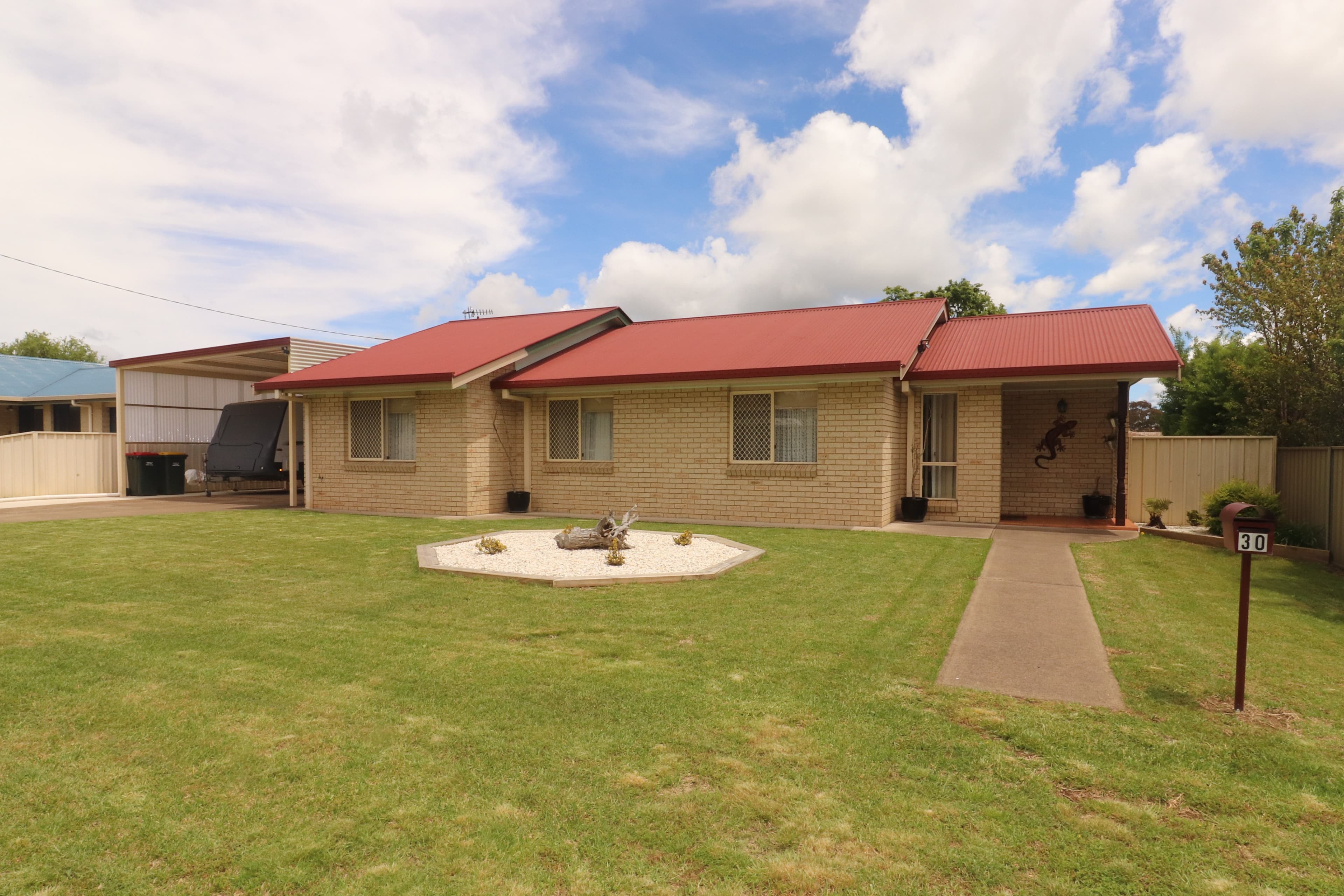 Glen Innes NSW 2370, Glen Innes - Image 1