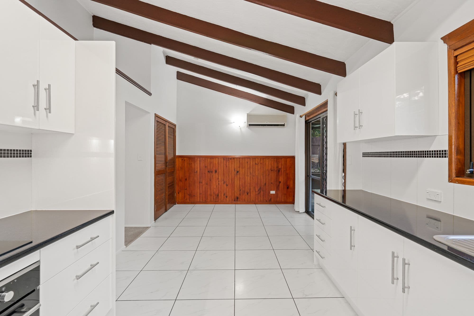 15 Gazania Street, Kingston QLD 4114, Kingston - Thumbnail 7