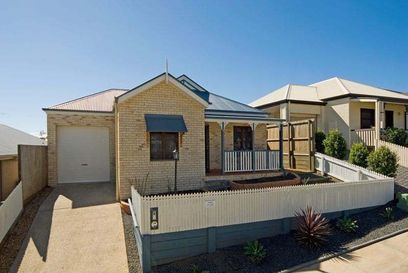 8 Freesia Close, SPRINGFIELD LAKES QLD 4300, Springfield Lakes - Image 1