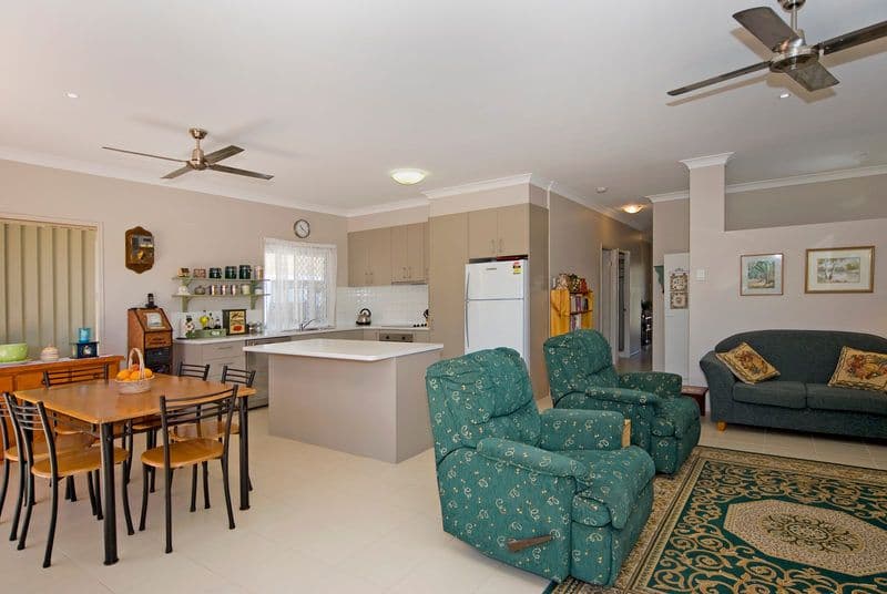 8 Freesia Close, SPRINGFIELD LAKES QLD 4300, Springfield Lakes - Thumbnail 4
