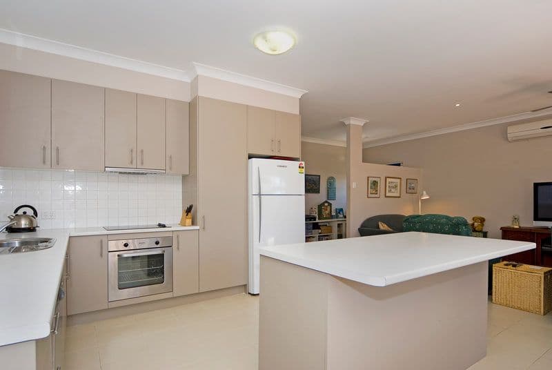 8 Freesia Close, SPRINGFIELD LAKES QLD 4300, Springfield Lakes - Thumbnail 5