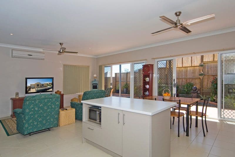 8 Freesia Close, SPRINGFIELD LAKES QLD 4300, Springfield Lakes - Thumbnail 6