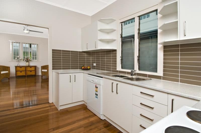 23 Brinawa Street, CAMP HILL QLD 4152, Camp Hill - Thumbnail 3