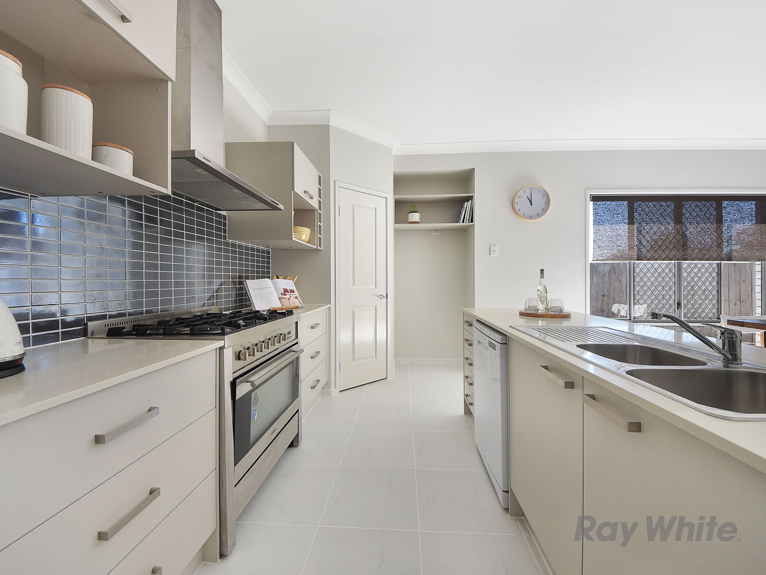 84 The Range Boulevard, Croydon, Croydon - Thumbnail 5