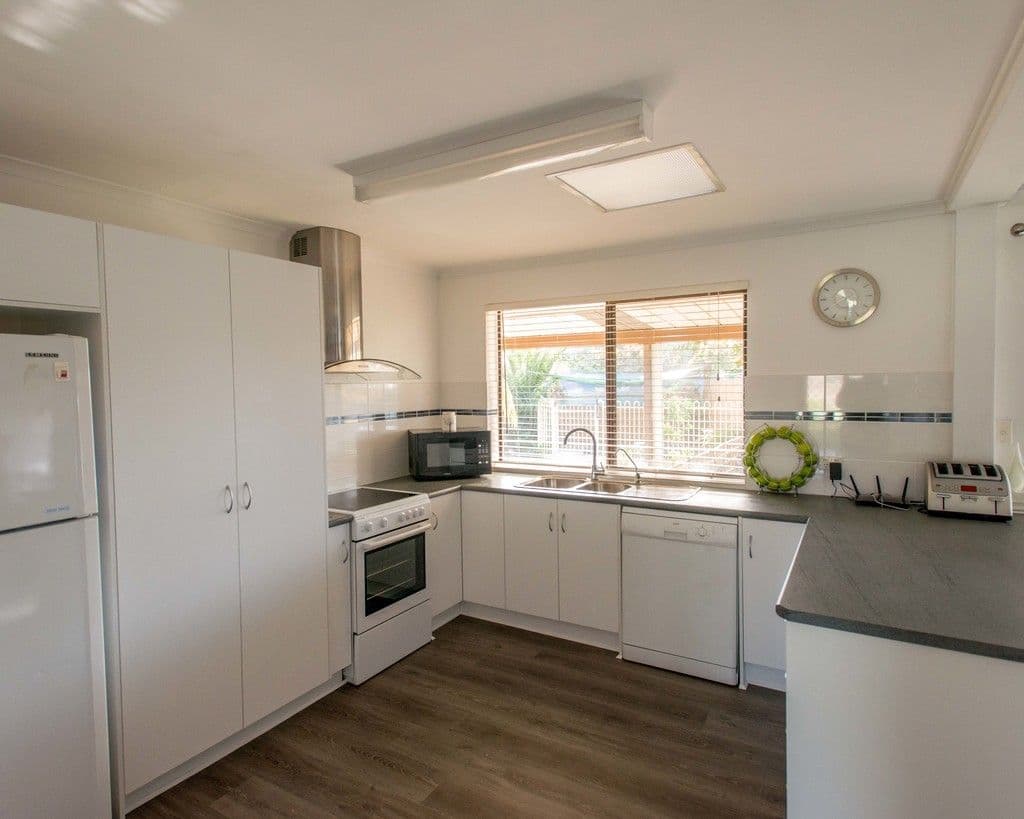 9 Featherstone Drive, Huntfield Heights SA 5163, Huntfield Heights - Image 1