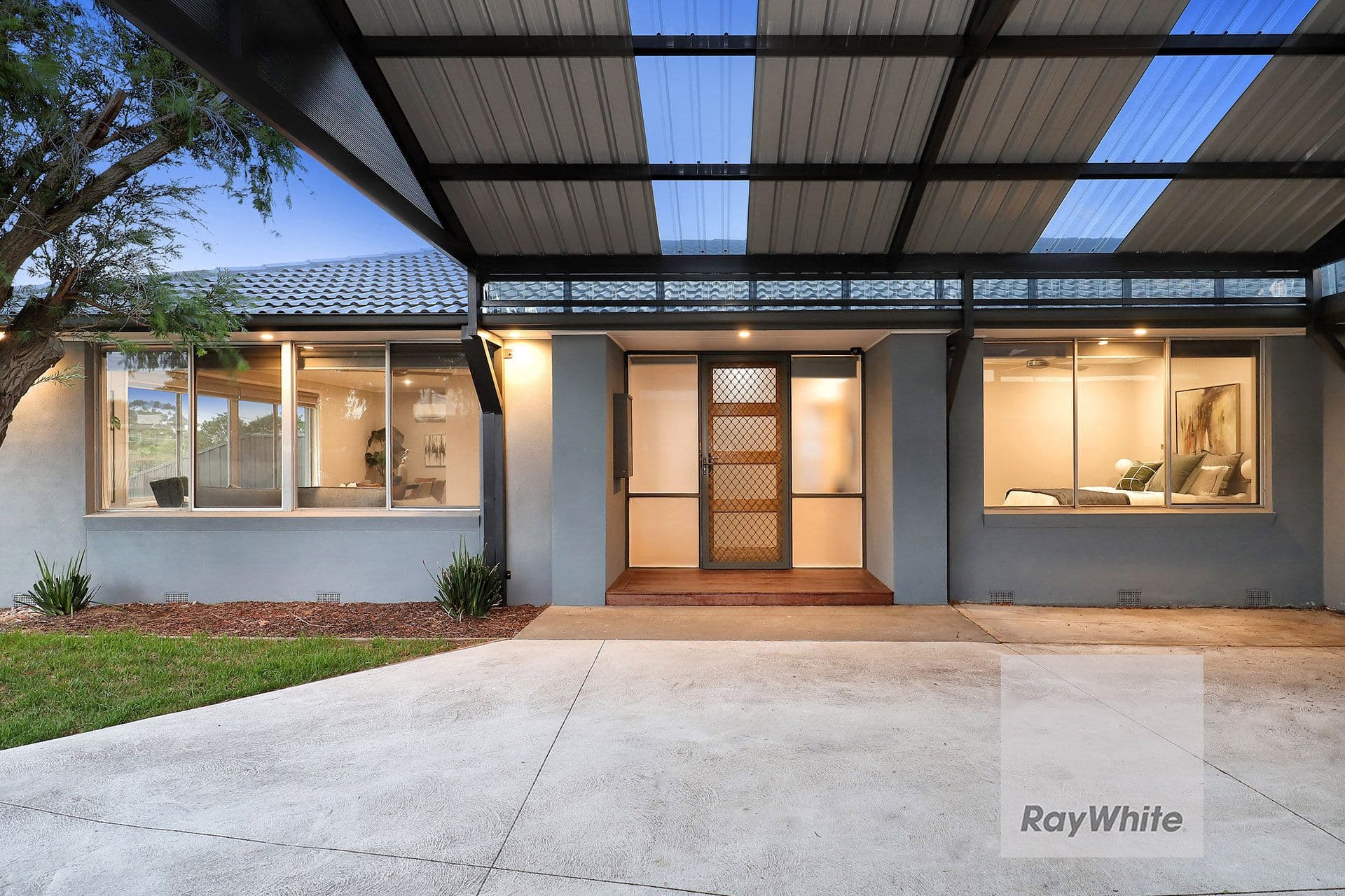 30 Katrina Drive, Gladstone Park VIC 3043, Gladstone Park - Thumbnail 2