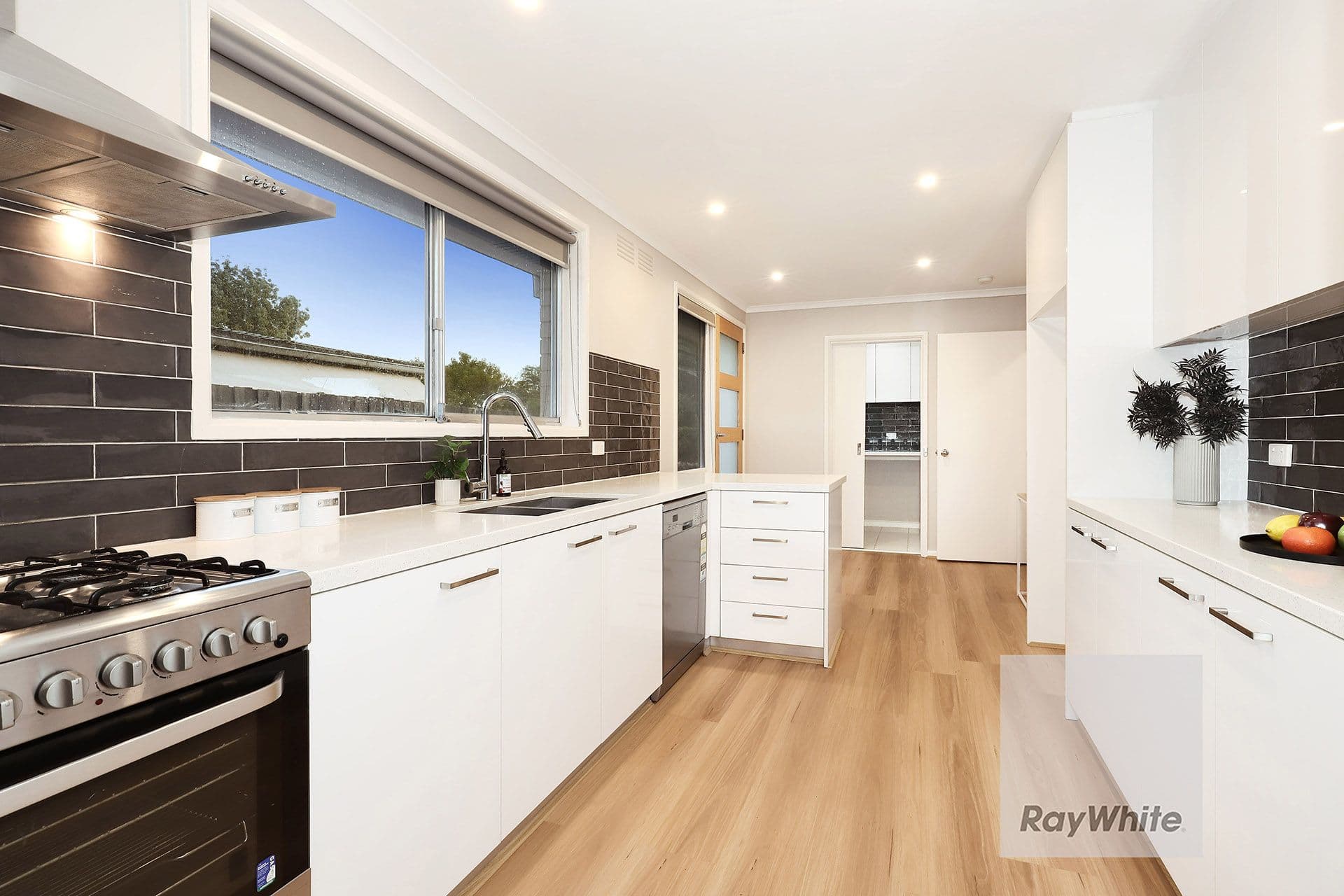 30 Katrina Drive, Gladstone Park VIC 3043, Gladstone Park - Thumbnail 8