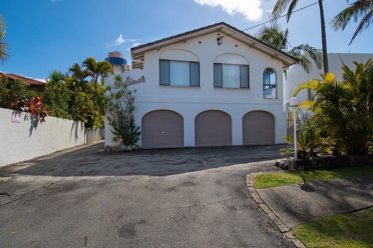 35 Armrick Avenue, Broadbeach QLD 4218, Broadbeach - Thumbnail 2