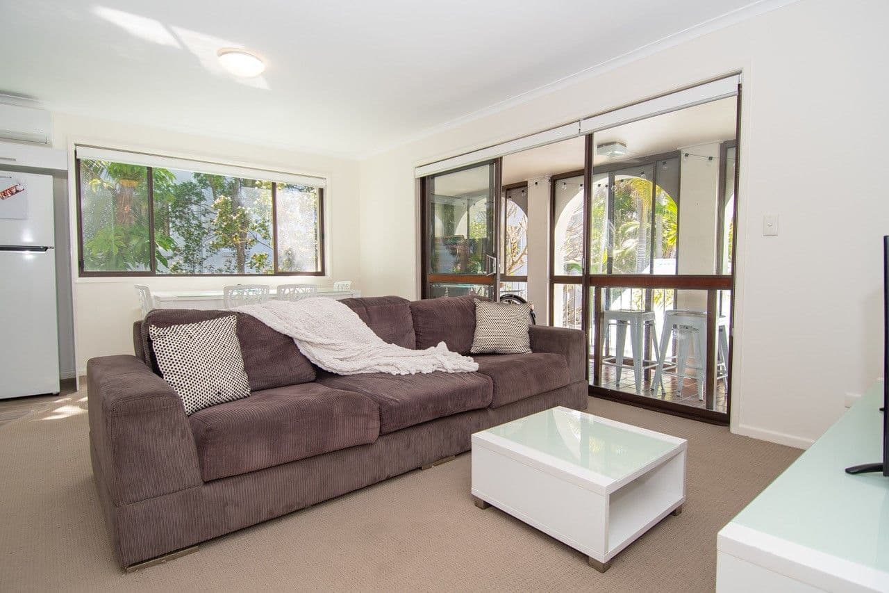 35 Armrick Avenue, Broadbeach QLD 4218, Broadbeach - Thumbnail 3
