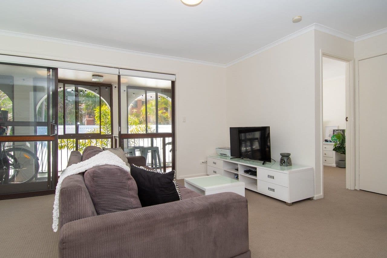 35 Armrick Avenue, Broadbeach QLD 4218, Broadbeach - Thumbnail 4