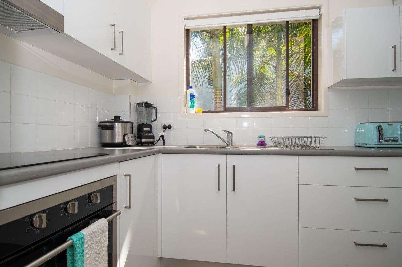 35 Armrick Avenue, Broadbeach QLD 4218, Broadbeach - Thumbnail 5