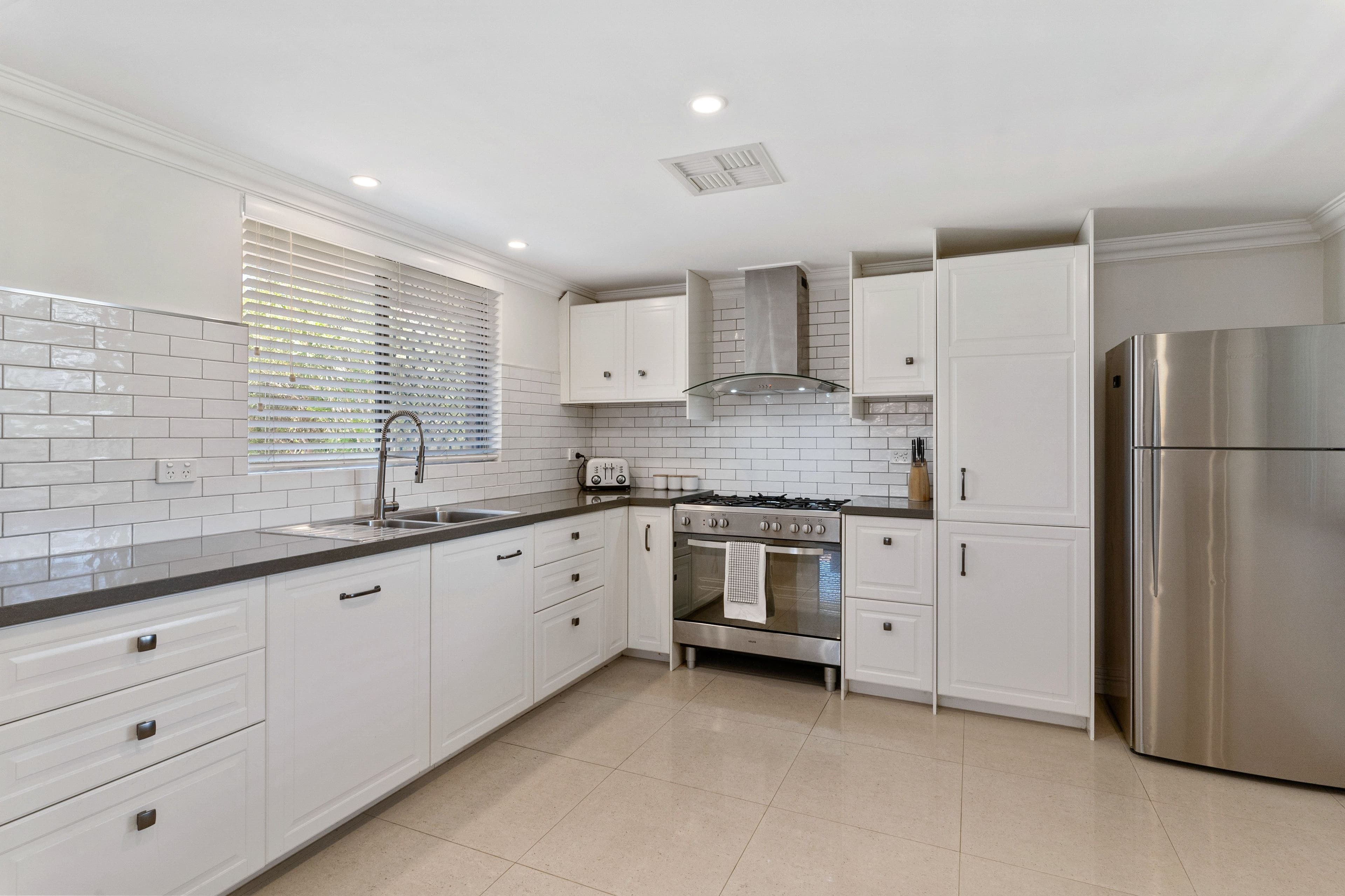 172 Bridgewater Drive, Kallaroo WA 6025, Kallaroo - Thumbnail 7