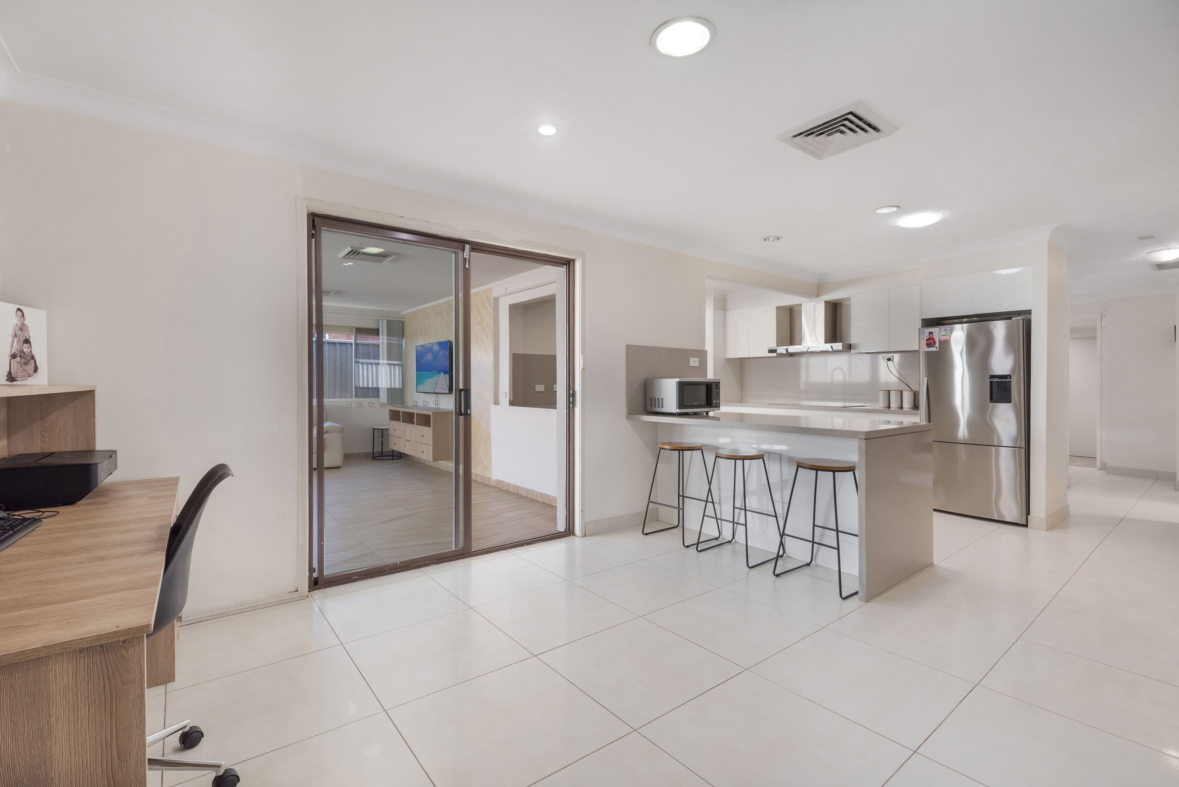 Lurnea NSW 2170, Lurnea - Thumbnail 8